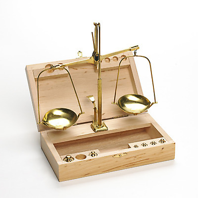 포토 JPG 해외이미지 컨셉 안내 아이디어 사람없음 목재 금속 황금 몸무게 측정 사냥 법 청동 공정 고립 해외202004 해외포토 나무 재료 재질 파일형식 이미지허브