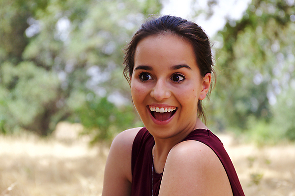 포토 JPG 해외이미지 나무 백인 공원 여자 행복 얼굴 어린이 학교 자연 한명 사람 성인 10대 초록색 맑음 놀람 흰색 해외202004 해외포토 서양인 식물 1 공공시설 교육 감정 컬러 청소년 날씨 표정 신체부위 생태계 파일형식 이미지허브