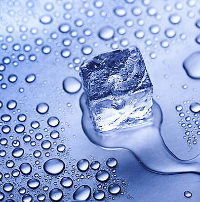 포토 JPG 해외이미지 음료 백그라운드 사람없음 물 파란색 쌓기 냉동 얼음 물방울 신선 투명 액체 떨어짐 시원함 큐브 상쾌 정사각형 해외202004 해외포토 자연요소 도형 감정 컬러 컨셉 모션 파일형식 이미지허브