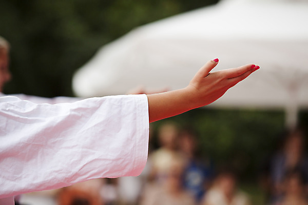포토 JPG 해외이미지 손 스포츠 컨셉 손가락 성공 건강 사람없음 옆모습 운동 힘 경쟁 표현 기모노 충돌 싸움 팔 표현성 해외202004 해외포토 뷰포인트 모션 신체부위 일본전통의상 파일형식 이미지허브