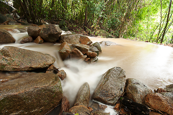 포토 JPG 해외이미지 나무 식물 공원 잎 모션 태국 자연 휴가 휴식 풍경 사람없음 목재 초록색 물 강 놀람 봄 폭포 흐름 가을 신선 개울 숲 시원함 당구 순수 즐거움 에메랄드 천국 내추럴 삼림지대 파라다이스 현재 해외202004 해외포토 자연요소 계절 공공시설 감정 아시아 컬러 컨셉 재료 표정 구기 보석 생태계 파일형식 이미지허브