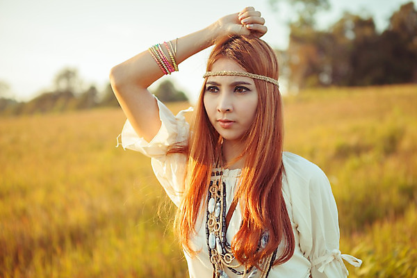 포토 JPG 해외이미지 1 공원 여자 행복 포즈 밭 자연 하늘 한명 서기 사람 성인 야외 여름 햇빛 태양 일출 일몰 봄 기쁨 자유 수확 시골 저녁 복고 히피 해외202004 해외포토 자연요소 계절 공공시설 감정 컨셉 농업 모션 노을 야간 생태계 파일형식 이미지허브