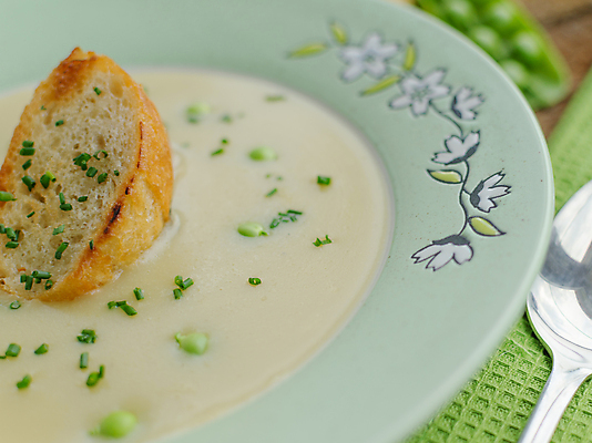 포토 JPG 해외이미지 1 전통 접시 음식 다이어트 채소 부분 탁자 건강 육류 요리 사람없음 가로 초록색 노란색 주방 식사 저녁식사 봄 소고기 흰색 시골 신선 뜨거움 액체 사발 맛 수프 먹기 허브 크림 오브젝트 유기농 완두콩 냅킨 점심식사 고립 해외202004 해외포토 식물 식기 웰빙 계절 컬러 가구 컨셉 식재료 모션 콩 사기그릇 파일형식 이미지허브