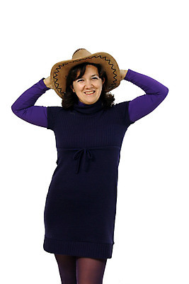 포토 JPG 해외이미지 모델 여자 어린이 한명 사람 유행 흰색 청바지 카우보이 고립 해외202004 해외포토 1 컬러 바지 파일형식 이미지허브