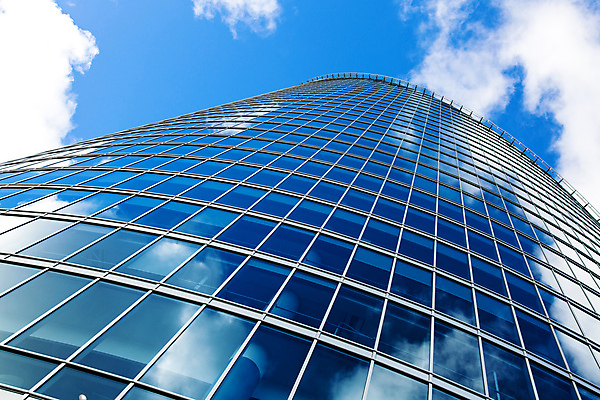 포토 JPG 해외이미지 구름 외관 비즈니스 건축양식 창문 유리 하늘 미래 직장 사람없음 건물 파란색 빛 사무실 태양 반사 탑 금속 고층빌딩 도시 업무 도심 은색 큼 철강 해외202004 해외포토 자연요소 건축물 건축 컬러 컨셉 회사 재질 빌딩 작업 크기 파일형식 이미지허브
