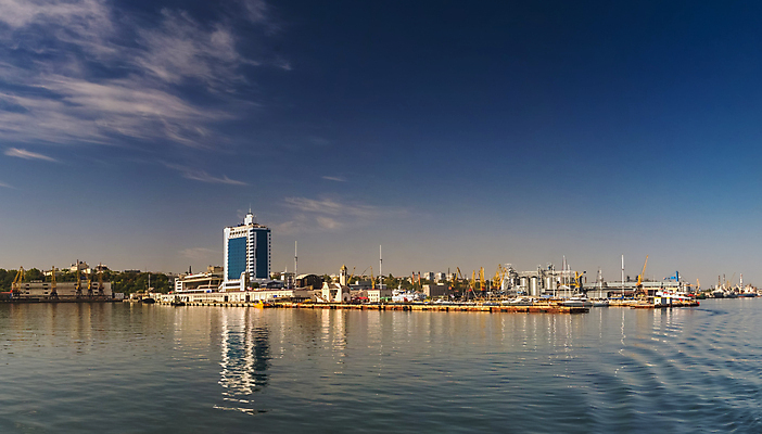 포토 JPG 해외이미지 유럽 모래 바다 여행 건축양식 자연 하늘 호텔 아침 날씨 휴식 주택 등대 건강 파노라마 풍경 사람없음 야외 건물 물 여름 항구 맑음 덮개 도시 크루즈 언덕 휴양지 지역 포트 타운 생태학 우크라이나 터미널 해외202004 해외포토 주간 자연요소 건축물 계절 교육 건축 나라 컨셉 배_교통 교통시설 숙소 촬영기법 장소 뚜껑 생태계 파일형식 이미지허브