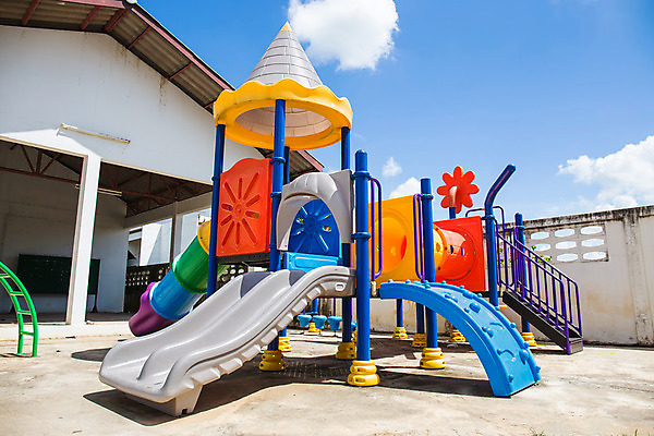 포토 JPG 해외이미지 계절 공원 교육 어린이 사다리 자연 놀이 이스탄불 사람없음 야외 빨간색 초록색 파란색 세트 컬러풀 운동 얼음 기쁨 장비 추위 게임 아기 미끄럼틀 놀이터 플라스틱 12월 오르기 1월 땅바닥 해외202004 해외포토 자연요소 공공시설 감정 컬러 모션 재질 바닥 건강 사람 도구 날짜 놀이기구 생태계 파일형식 튀르키예 이미지허브