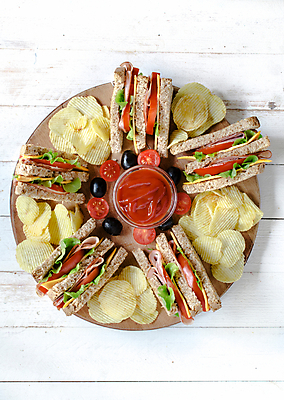 포토 JPG 해외이미지 접시 음식 빵 토마토 채소 치즈 감자 샌드위치 건강 육류 사람없음 쌓기 식당 카페 샐러드 튀김 신선 그릴 상추 큼 만취 메뉴 클럽 햄 토스트 인기 핸드메이드 해외202004 해외포토 식기 식재료 모션 주방용품 유제품 상점 크기 술취함 파일형식 이미지허브