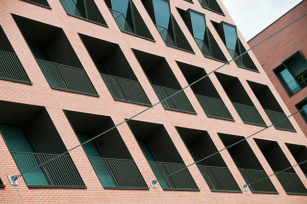 포토 JPG 해외이미지 외관 벽 백그라운드 패턴 건축양식 창문 유리 추상 새로움 아파트 주택 사람없음 야외 건물 사무실 갈색 도시 묘사 질감 타운 제비 대칭 많음 해외202004 해외포토 건축물 건축 컬러 컨셉 무늬 비즈니스 재질 조류 파일형식 이미지허브