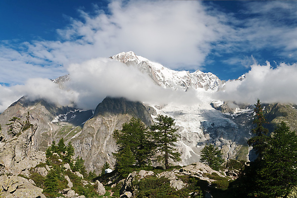 포토 JPG 해외이미지 나무 구름 계절 유럽 여행 자연 하늘 산 풍경 사람없음 야외 여름 파란색 계곡 맑음 얼음 이탈리아 등산 흰색 황무지 정상 빙하 알프스 암초 절정 해외202004 해외포토 자연요소 식물 나라 컬러 날씨 트래킹 생태계 파일형식 이미지허브