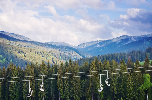 포토 JPG 해외이미지 식물 구름 자연 하늘 산 풍경 경사 사람없음 여름 소나무 정상 숲 언덕 휴양지 해외202004 해외포토 자연요소 나무 계절 장소 생태계 파일형식 이미지허브
