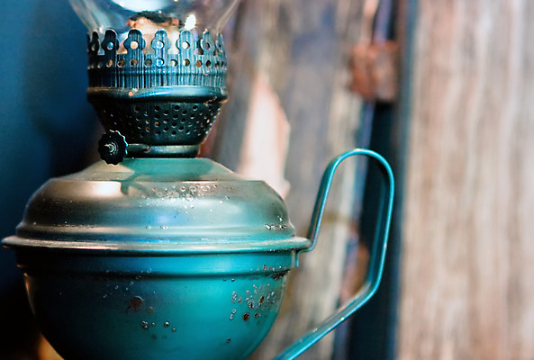 포토 JPG 해외이미지 조명 선반 사람없음 책 골동품 램프 연료 사전 옛날 해외202004 해외포토 가구 파일형식 이미지허브