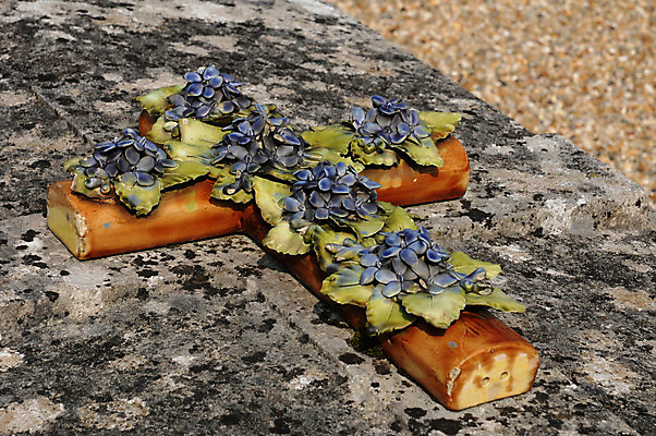 포토 JPG 해외이미지 외관 종교 십자가 건축양식 사람없음 야외 교회 프랑스 바위 죽음 무덤 묘사 종료 해외202004 해외포토 건축 유럽 종교건축 건물 돌_바위 파일형식 이미지허브