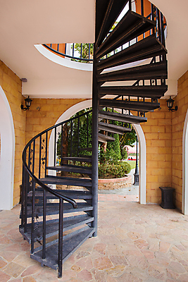 포토 JPG 해외이미지 디자인 가구 거실 건축양식 탁자 부동산 휴식 새로움 아파트 주택 실내 나선형 사람없음 야외 내부 장식 갈색 계단 금속 검은색 방 수확 복도 플랫 고급 우아함 닫기 리빙 단계 다락방 스타일 해외202004 해외포토 건축 컬러 생활용품 컨셉 무늬 농업 모션 재질 건물 재산 파일형식 이미지허브