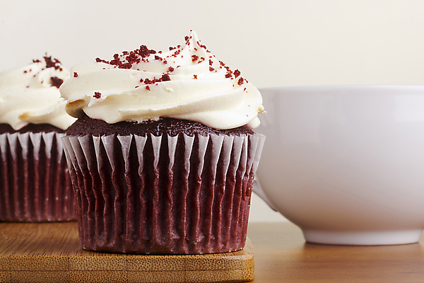 포토 JPG 해외이미지 실내 근접촬영 사람없음 커피잔 컵케이크 해외202004 레드벨벳 해외포토 커피 뷰포인트 디저트 잔 내부 케이크 파일형식 이미지허브