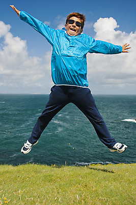 포토 JPG 해외이미지 백인 남자 행복 어린이 바다 포즈 자연 놀이 하늘 휴가 한명 사람 소년 해변 10대 물 파란색 점프 활발 기쁨 자유 흥분 감탄 해외202004 해외포토 자연요소 서양인 1 감정 컬러 컨셉 모션 청소년 생태계 파일형식 이미지허브