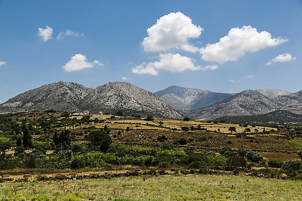 포토 JPG 해외이미지 나무 식물 구름 계절 유럽 여행 백그라운드 밭 자연 하늘 산 파노라마 풍경 경사 사람없음 야외 초록색 여름 파란색 빛 컬러풀 햇빛 태양 농경지 계곡 맑음 흰색 시골 지중해 그리스 언덕 그리스인 내추럴 수평선 해외202004 해외포토 자연요소 서양인 나라 바다 컬러 농업 날씨 촬영기법 농장 생태계 파일형식 이미지허브