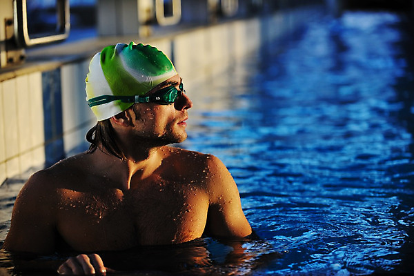 포토 JPG 해외이미지 백인 응시 남자 수영복 스포츠 수영장 한명 사람 상반신 성인 앞모습 물 운동 수영 수영선수 성인남자한명만 해외202004 해외포토 자연요소 서양인 1 시선 옷 뷰포인트 운동선수 건강 수상스포츠 남자한명만 성인남자만 파일형식 이미지허브