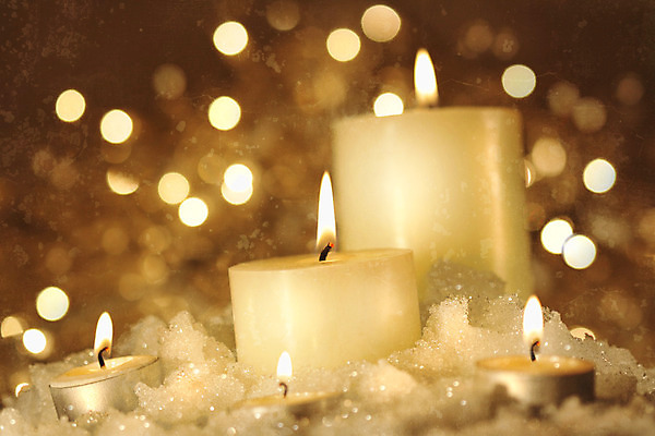 포토 JPG 해외이미지 디자인 계절 백그라운드 크리스마스 공 휴가 기념 사람없음 장식 반짝임 반사 축제 기쁨 축하 원형 황금 12월 심플 부드러움 강렬 해외202004 해외포토 도형 기념일 감정 컨셉 모션 감각 날짜 파일형식 이미지허브