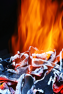 포토 JPG 해외이미지 오렌지 불꽃 사람없음 빛 뜨거움 그릴 모닥불 바비큐 화재 연소 광 석탄 지옥 해외202004 해외포토 음식 과일 주방용품 불 사건 파일형식 이미지허브