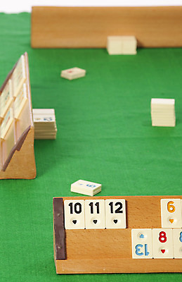 포토 JPG 해외이미지 조각 생각 모션 놀이 탁자 아이디어 사람없음 목재 초록색 장난감 게임 우승 행운 도박 계획 오브젝트 분실 지능 해외202004 해외포토 나무 컬러 가구 컨셉 재료 최고 파일형식 이미지허브