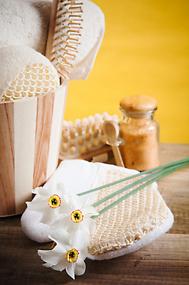 포토 JPG 해외이미지 라이프스타일 꽃 백그라운드 컨셉 잎 신체 휴식 건강 사람없음 목재 치료 수건 노란색 숟가락 검은색 스파 목욕 욕실 흰색 마사지 붓 빨래 허브 피부 대나무 순수 피부관리 아로마 롤 소금 비누 아로마테라피 테라피 내추럴 돌봄 위생관리 해외202004 해외포토 나무 식물 컬러 가사 재료 의학 모션 수저 관리 생활 신체부위 위생용품 뷰티 청결 파일형식 이미지허브