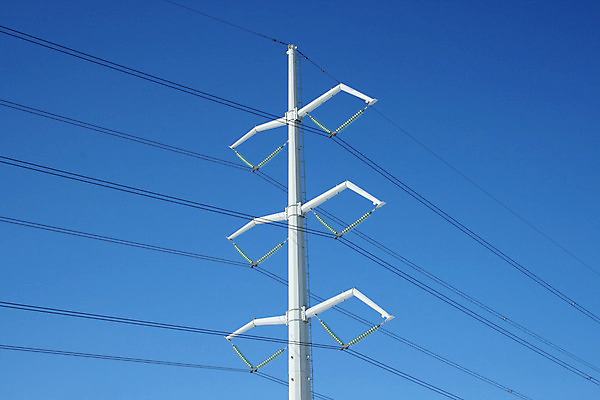 포토 JPG 해외이미지 산업 선 하늘 사람없음 탑 금속 힘 장비 에너지 전선 흰색 전염 철사 볼트 철탑 지휘자 공학 요금 전압 현재 해외202004 해외포토 건축물 교육 컬러 컨셉 재질 음악가 공구 질병 감염 파일형식 이미지허브