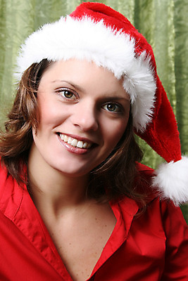 포토 JPG 해외이미지 백인 모델 계절 여자 여유 얼굴 포즈 백그라운드 셔츠 크리스마스 휴가 갈색머리 한명 사람 성인 내부 빨간색 초록색 갈색 축제 축하 큼 보석 피부 입술 특징 스타일 해외202004 해외포토 서양인 1 헤어스타일 기념일 감정 컬러 컨셉 상의 신체부위 크기 광석 파일형식 이미지허브