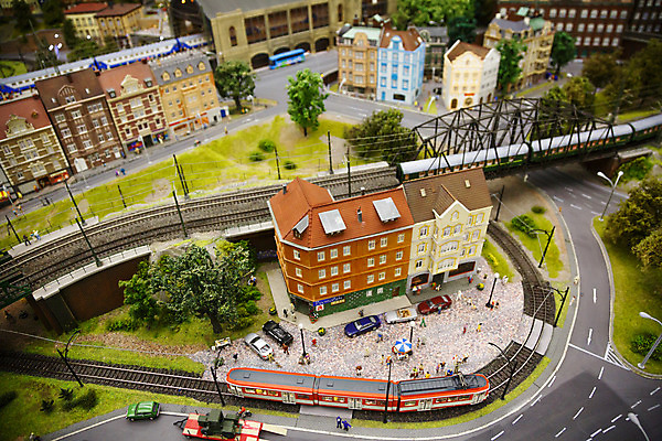 포토 JPG 해외이미지 모델 디자인 여행 패턴 교통시설 자동차 취미 사람없음 세트 장난감 조각상 미니어처 피규어 기차 화물 역 수증기 수집 교차로 향수 묘사 오브젝트 러시아 마차 공학 복제 선로 수집가 해외202004 해외포토 직업 교육 유럽 길 육상교통 교통수단 교통 무늬 대중교통 조형물 모형 화장품 운송업 시설 파일형식 이미지허브