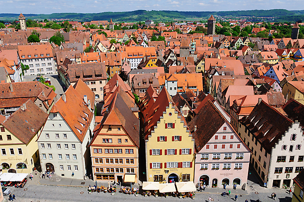 포토 JPG 해외이미지 구름 유럽 여행 하늘 거리 주택 독일 풍경 사람없음 건물 도시풍경 컬러풀 여행객 봄 중세 역사 강렬 구시가지 조언 바이에른 강조 해외202004 해외포토 자연요소 건축물 계절 나라 컬러 사람 도시 파일형식 이미지허브