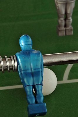 포토 JPG 해외이미지 남자 스포츠 백그라운드 밭 공 놀이 탁자 경기 사람없음 파란색 장난감 숫자 축구 경쟁 게임 바 은색 플라스틱 묘사 골키퍼 골 플레이어 해외202004 해외포토 문자 컬러 가구 컨셉 농업 재질 운동선수 사람 구기 파일형식 이미지허브