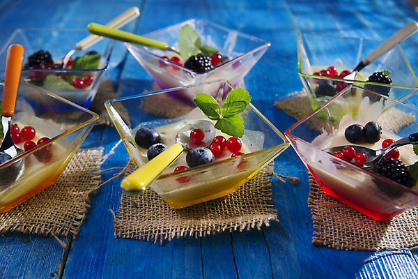 포토 JPG 해외이미지 음식 다이어트 과일 디저트 사람없음 우유 신선 최고 발표 맛 설탕 크림 비건 해외202004 해외포토 컨셉 유제품 건강 채식주의자 파일형식 이미지허브