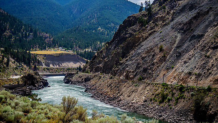 포토 JPG 해외이미지 나무 구름 여행 캐나다 교통시설 자연 하늘 산 건조 파노라마 풍경 사람없음 야외 초록색 물 여름 강 반사 골짜기 하이킹 추위 탐험 바위 시골 고속도로 숲 언덕 암초 내추럴 생태학 해외202004 해외포토 자연요소 식물 계절 교육 도로 컬러 교통 북아메리카 레저 촬영기법 돌_바위 시설 생태계 파일형식 이미지허브