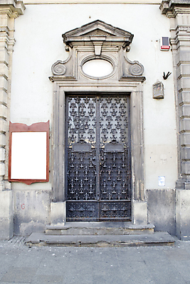 포토 JPG 해외이미지 유럽 여행 건축양식 창문 사람없음 건물 교회 문 바위 기둥 도시 중세 아치 정사각형 장면 광택 첨탑 동쪽 폴란드 르네상스 크라쿠프 해외202004 해외포토 도형 건축물 건축 나라 탑 역사 방향 파일형식 이미지허브