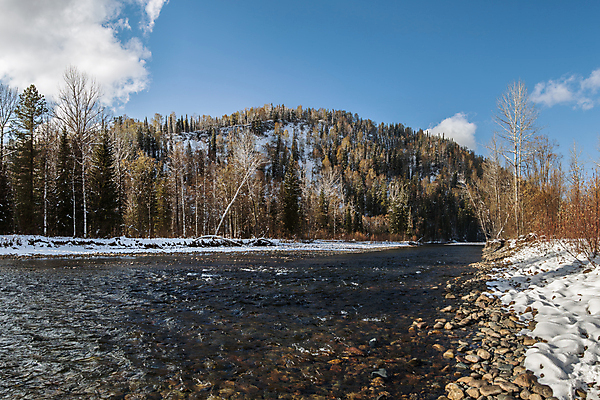 포토 JPG 해외이미지 나무 겨울 자연 하늘 산 풍경 사람없음 야외 가로 물 파란색 강 냉동 얼음 침묵 흐름 추위 흰색 소나무 개울 황무지 숲 서리 러시아 장면 온도 내추럴 삼림지대 시베리아 해외202004 해외포토 자연요소 식물 계절 유럽 컬러 컨셉 소리 생태계 파일형식 이미지허브
