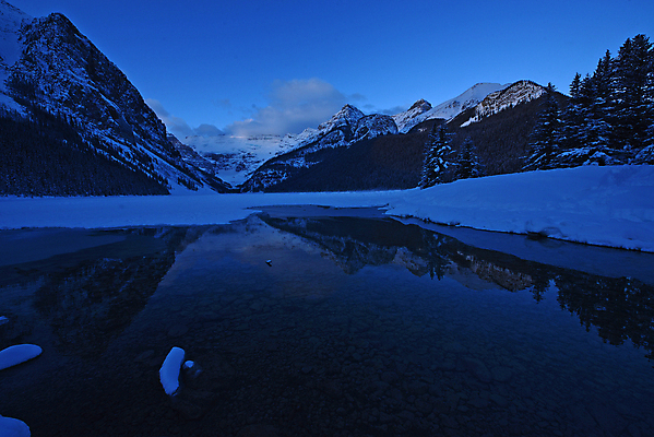 포토 JPG 해외이미지 계절 공원 호수 여행 크리스마스 캐나다 겨울 자연 하늘 아침 휴가 산 풍경 사람없음 야외 물 일출 냉동 얼음 추위 흰색 숲 서리 하키 밴프 앨버타 전국 해외202004 해외포토 주간 자연요소 공공시설 기념일 컬러 북아메리카 구기 노을 생태계 파일형식 이미지허브