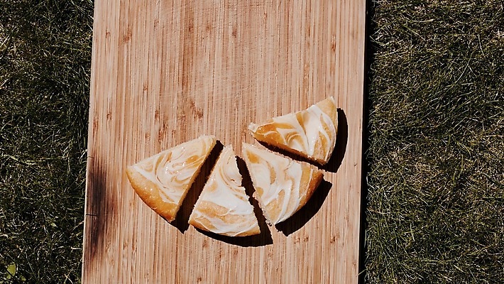 포토 JPG 해외이미지 음식 사람없음 야외 초록색 케이크 정원 빵집 맛 설탕 레몬 목판 해외202004 해외포토 컬러 컨셉 과일 디저트 상점 파일형식 이미지허브