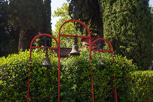 포토 JPG 해외이미지 나무 식물 전통 유럽 기독교 종교 문화 여행 건축양식 자연 풍경 사람없음 건물 교회 봄 종 중세 역사 재산 축복 지중해 그리스 신성 수도원 그리스인 천연기념물 수녀원 옛날 해외202004 해외포토 서양인 건축물 계절 건축 나라 바다 컨셉 종교건축 금융 생태계 파일형식 이미지허브