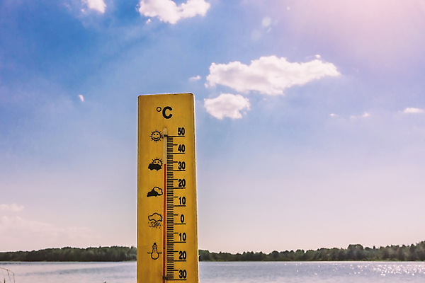 포토 JPG 해외이미지 손 계절 파도 여행 백그라운드 자연 하늘 날씨 휴가 수영장 따뜻함 건강 풍경 사람없음 야외 초록색 여름 파란색 빛 글로벌 햇빛 태양 환경 맑음 수영 일몰 뜨거움 온도계 예측 온도 섭씨 수평선 해외202004 해외포토 자연요소 바다 컬러 컨셉 신체부위 노을 수상스포츠 생태계 파일형식 이미지허브