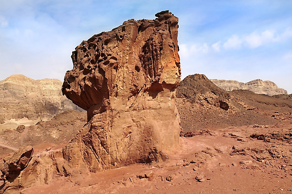 포토 JPG 해외이미지 공원 모래 여행 자연 하늘 휴가 산 건조 풍경 경사 사람없음 빨간색 파란색 갈색 골짜기 계곡 사막 바위 죽음 역사 중앙 부식 지역 사암 동쪽 영원 옛날 이스라엘 전국 지질학 흥미 해외202004 해외포토 공공시설 교육 컬러 컨셉 돌_바위 방향 생태계 서아시아 파일형식 이미지허브