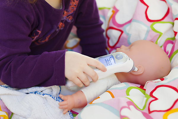 포토 JPG 해외이미지 백인 라이프스타일 여자 어린이 인형 백그라운드 컨셉 놀이 건강 병원 한명 사람 장난감 약 임산부 고통 환자 간호사 의사 흰색 아기 질병 작음 전자 돌봄 소아과의사 스타일 해외202004 해외포토 서양인 1 감정 컬러 의학 모션 생활 임신 의료진 크기 파일형식 이미지허브