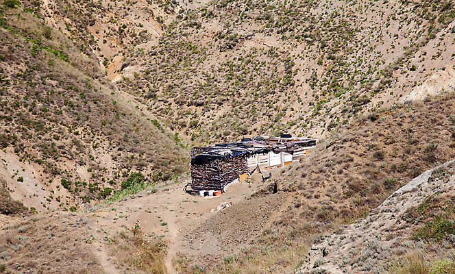 포토 JPG 해외이미지 자연 표면 산 주택 건조 풍경 사람없음 야외 여름 침묵 작음 오두막 버리기 언덕 스텝 우크라이나 판잣집 해외202004 해외포토 계절 유럽 모션 건물 소리 크기 생태계 파일형식 이미지허브