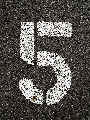 포토 JPG 해외이미지 캐릭터 백그라운드 경고 사람없음 숫자 검은색 페인트 산책 그리기 편지 심볼 사인 질감 윤곽 5 땅바닥 해외202004 해외포토 문자 컬러 모션 휴식 바닥 파일형식 이미지허브