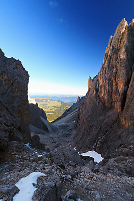 포토 JPG 해외이미지 유럽 여행 자연 하늘 아침 휴가 산 파노라마 풍경 사람없음 빨간색 파란색 빛 일출 골짜기 이탈리아 새벽 등산 추위 바위 속도 산등성이 알프스 통과 절정 해외202004 해외포토 주간 자연요소 나라 컬러 촬영기법 노을 트래킹 돌_바위 생태계 파일형식 이미지허브