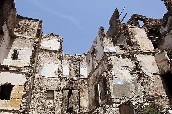 포토 JPG 해외이미지 벽 건축양식 창문 하늘 주택 사람없음 야외 건물 문 환경 손상 도시 균열 파편 위험 공격 폭발 폭탄 땅 사건 먼지 드라마 보험 내추럴 깨짐 단절 땅바닥 쓰나미 재앙 지진 콘크리트 파멸 허리케인 해외202004 해외포토 건축물 건축 컨셉 모션 바닥 폭발물 자연재해 해일 파일형식 소멸 이미지허브
