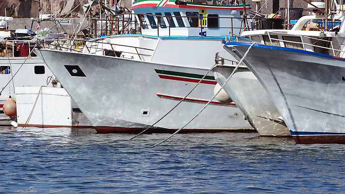 포토 JPG 해외이미지 바다 여행 낚시 사람없음 목재 물 파란색 항구 검은색 수확 보트 작음 그림 복고 함선 포트 옛날 필터 스타일 해외202004 해외포토 자연요소 나무 컬러 농업 배_교통 재료 교통시설 레저 크기 파일형식 이미지허브