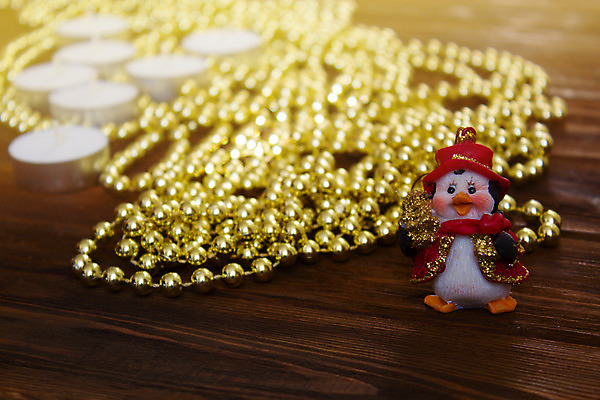 포토 JPG 해외이미지 계절 별 백그라운드 크리스마스 겨울 와인잔 목걸이 공 유리 탁자 휴가 조명 프레임 선물 미술 사람없음 장식 초록색 파란색 빛 우주 종 축하 황금 구슬 여의주 해외202004 해외포토 자연요소 기념일 컬러 가구 컨셉 술잔 장신구 재질 문화예술 파일형식 이미지허브