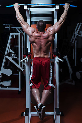 포토 JPG 해외이미지 백인 라이프스타일 남자 스포츠 포즈 근육 실내 건강 한명 성인 신체부위 빛 운동복 스트레칭 어둠 힘 헬스장 웨이트트레이닝 보디빌딩 보디빌더 허리 복지 체육관 근육질 에어로빅 건강식 궤 대칭 복근 이두근 성인남자만 해외202004 해외포토 서양인 1 옷 음식 사람 내부 생활 운동 헬스 춤 사회이슈 몸매 남자만 성인만 파일형식 이미지허브