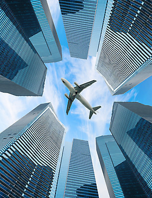 포토 JPG 해외이미지 구름 아시아 여행 백그라운드 비즈니스 교통시설 모션 유리 하늘 휴가 비행기 동양인 사람없음 건물 공중 파란색 사무실 햇빛 태양 고층빌딩 흰색 도심 큼 아래 상업 제트기 우주산업 싱가폴 해외202004 해외포토 자연요소 건축물 나라 산업 컬러 교통 항공교통 재질 대중교통 인종 빌딩 우주 도시 크기 방향 시설 위치 파일형식 이미지허브