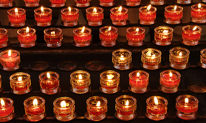 포토 JPG 해외이미지 계절 종교 백그라운드 크리스마스 겨울 촛불 불 추상 휴가 전등 주택 기념 따뜻함 선물 사람없음 장식 빛 교회 축제 어둠 수확 기도 축하 죽음 영혼 황금 야간 12월 묘사 신성 연소 화상 해외202004 해외포토 자연요소 기념일 컨셉 무늬 농업 초 종교건축 조명 건물 날짜 상처 파일형식 이미지허브